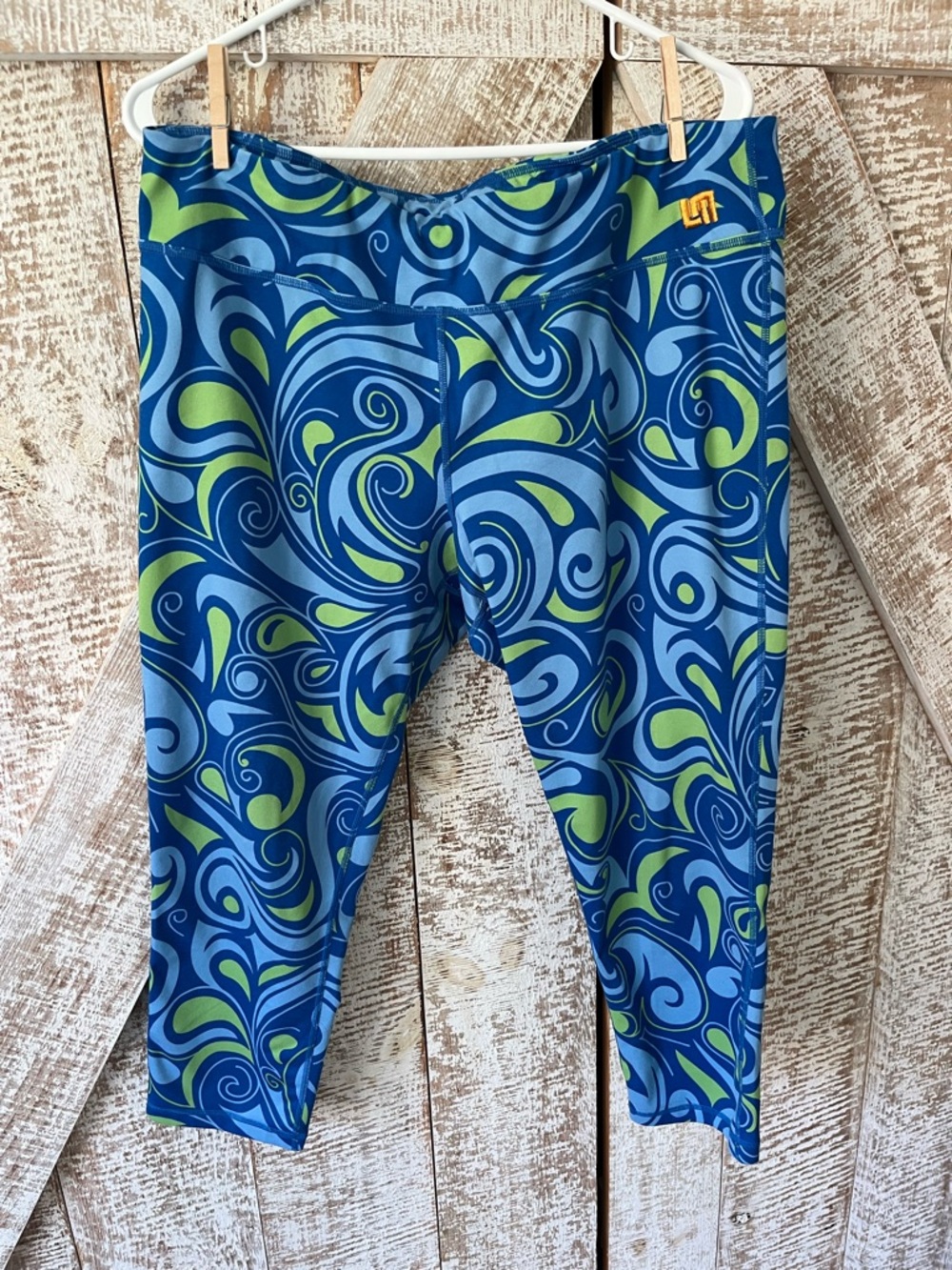 Loudmouth Ladies Blue & Green Swirl Capri Leggings with Lime Accents Sz XL